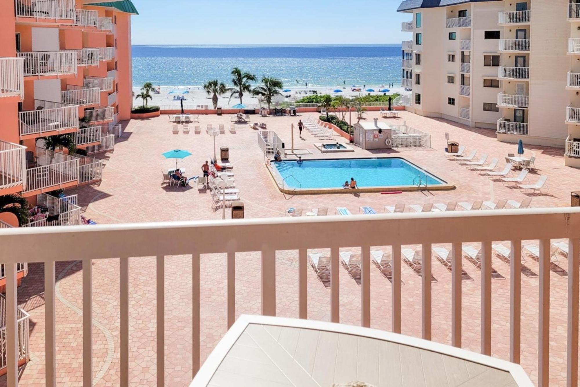 Beach Cottage 2402 Clearwater Beach Exterior photo